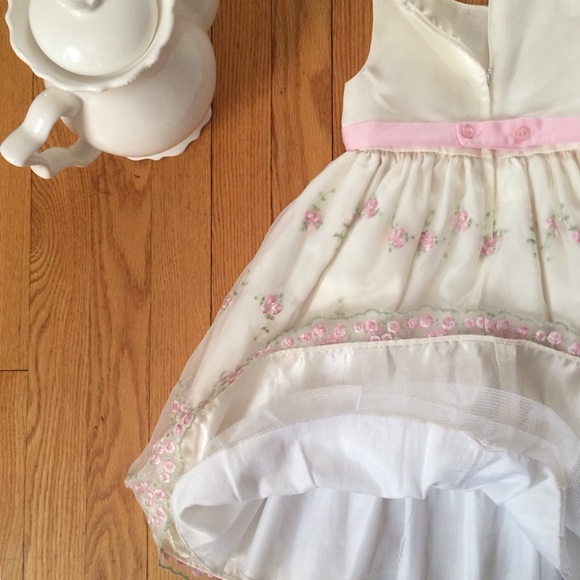 Perfect Girls Party Dress ! - Picture 6 of 6